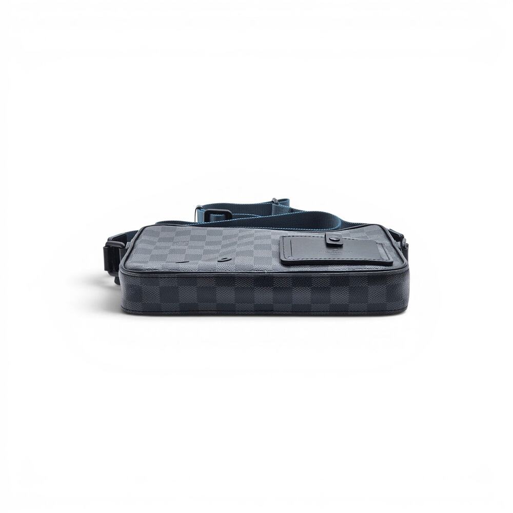 Louis Vuitton Damier Graphite Canvas Men's Crossbody Messenger Bag Black - Picture 4 of 8